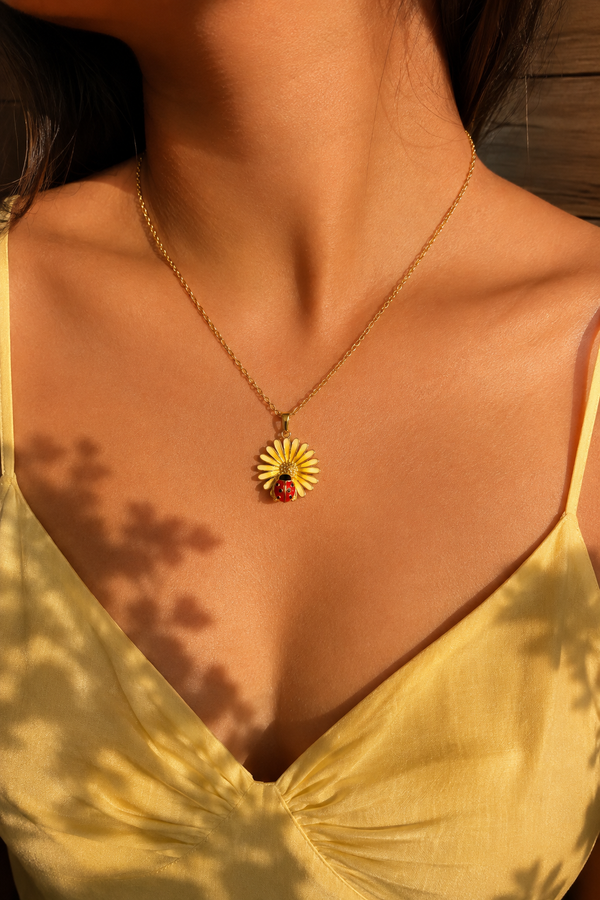 Daisy & Dot Necklace
