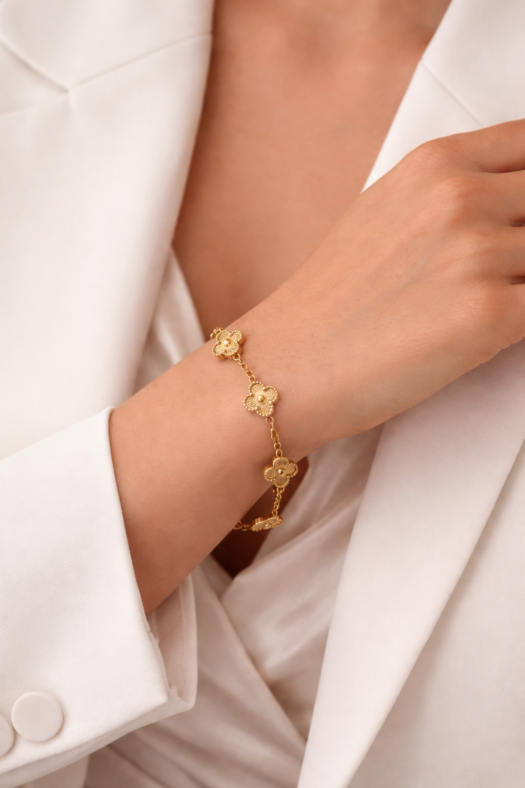 Minimal Gold Clover Chain Bracelet