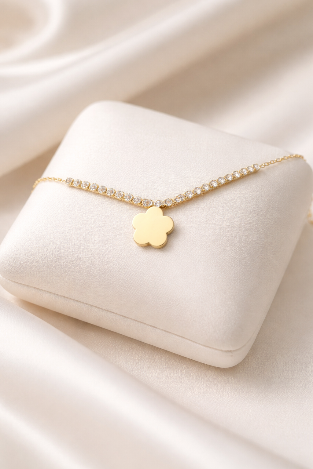 Minimal Diamond Lace Flower Charm Bracelet